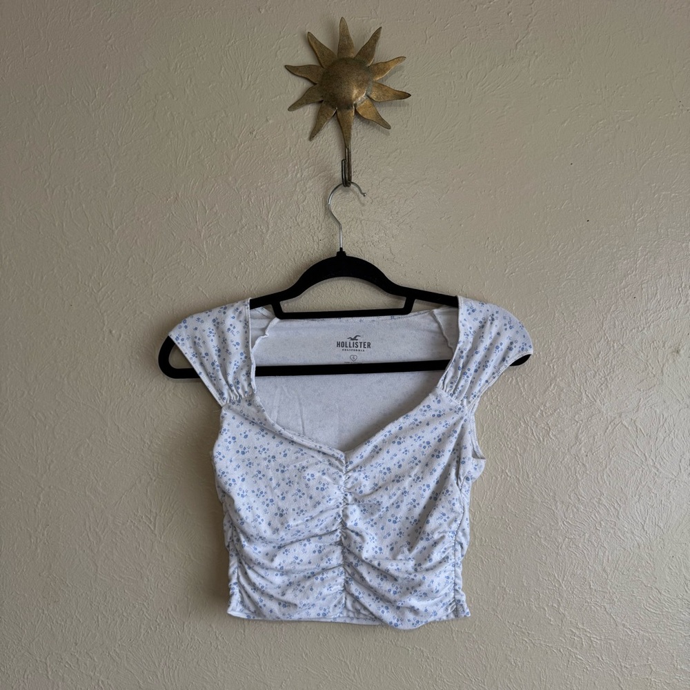 Hollister White Floral Women's Crop Top